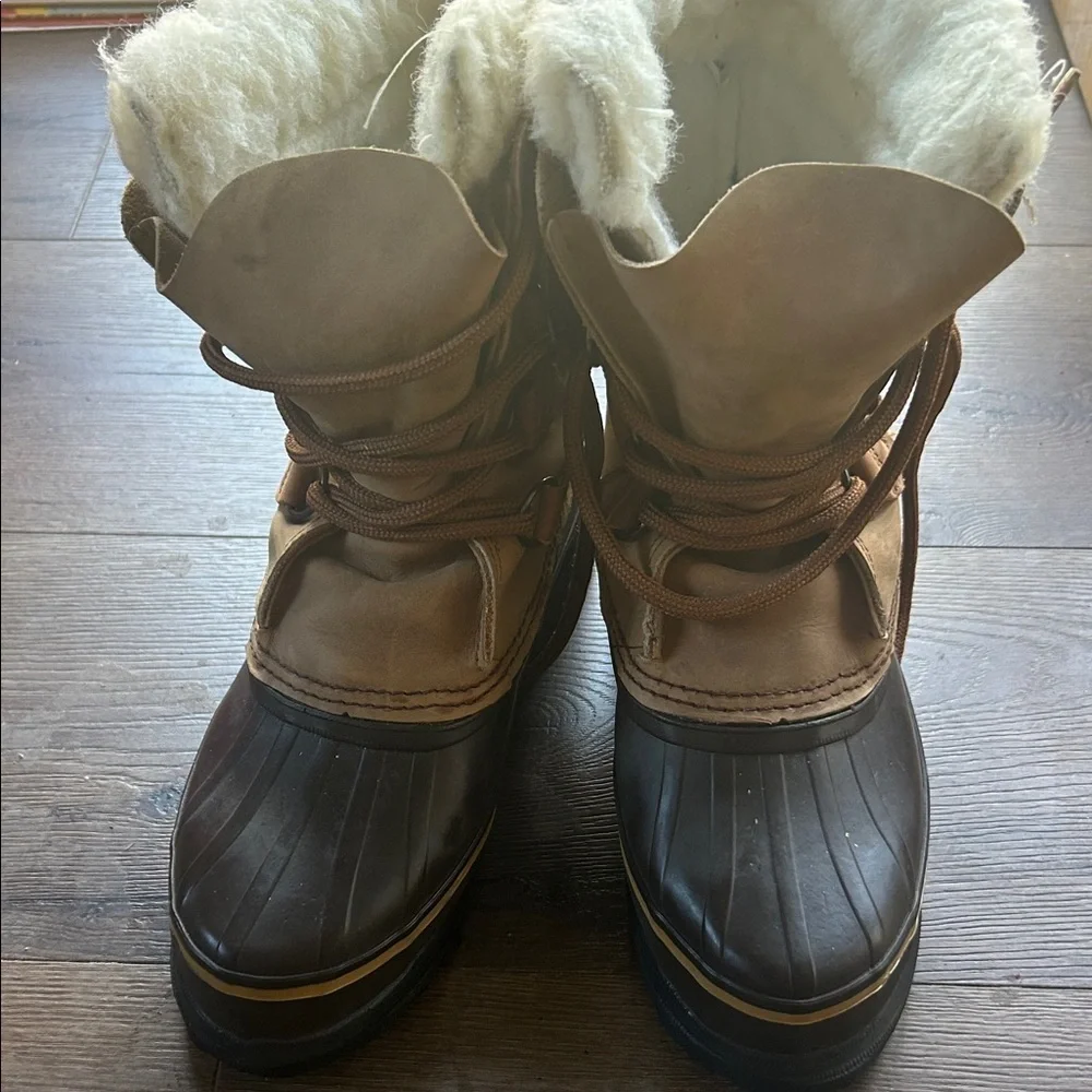 Sorel Tan and Brown Wool  Boots ! Size 7